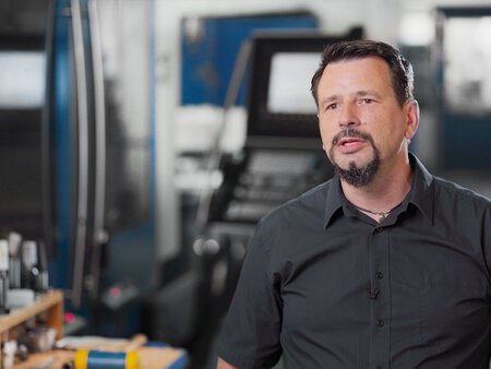Referenz MFC Modell-und-Formenbau Chemnitz setzt auf HEDELIUS 4-/5-Achs -Bearbeitungszentren TILTENTA 11 und TILTENTA 6
