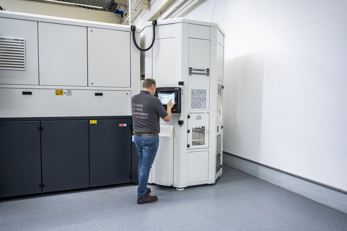 HEDELIUS STANDBY Magazin - Bediener an Steuerung