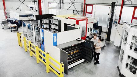 CNC Fräsmaschine ACURA 65 EL mit Roboterautomation PROMOT Promro