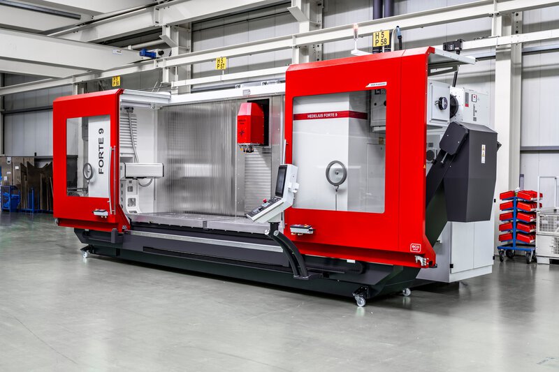 Centro di lavoro CNC FORTE 9-3600 di HEDELIUS per lavorazioni precise e applicazioni produttive complesse