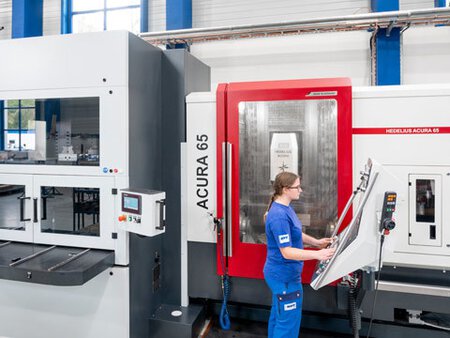 Referenz WFT Werkzeug- und Frästechnik setzt auf HEDELIUS 5-Achs-Bearbeitungszentrum ACURA-65-EL
