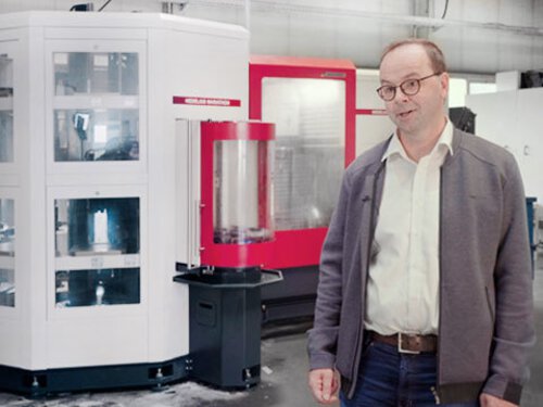Referenz MEM Maschinenbau setzt auf HEDELIUS Bearbeitungszentrum ACURA-65 mit Automationslösung MARATHON-SR422