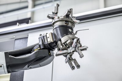 Werkstückautomation RoboJob Mill-Assist - Greifer für Werkstückaufnahme