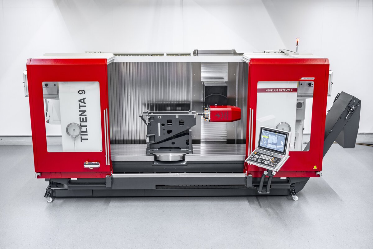 HEDELIUS 5-Achs-Bearbeitungszentrum TILTENTA 9-2600 mit Störkreisdurchmesser bis 1460 mm und Schwerlastrundtisch bis 2200kg Werkstückgewicht.