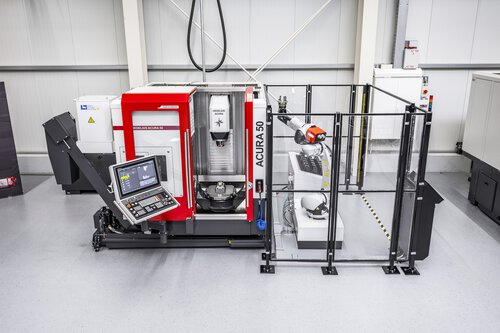 Werkstückautomation RoboJob Mill-Assist + Bearbeitungszentrum HEDELIUS ACURA 50 EL