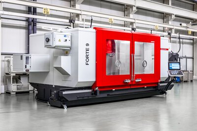 Centro di lavoro CNC FORTE 9-3600 di HEDELIUS per lavorazioni precise e applicazioni produttive complesse