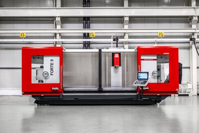 Parete di separazione area di lavoro in centro CNC per dividere in due aree indipendenti per lavorazioni efficienti in funzionamento pendolare