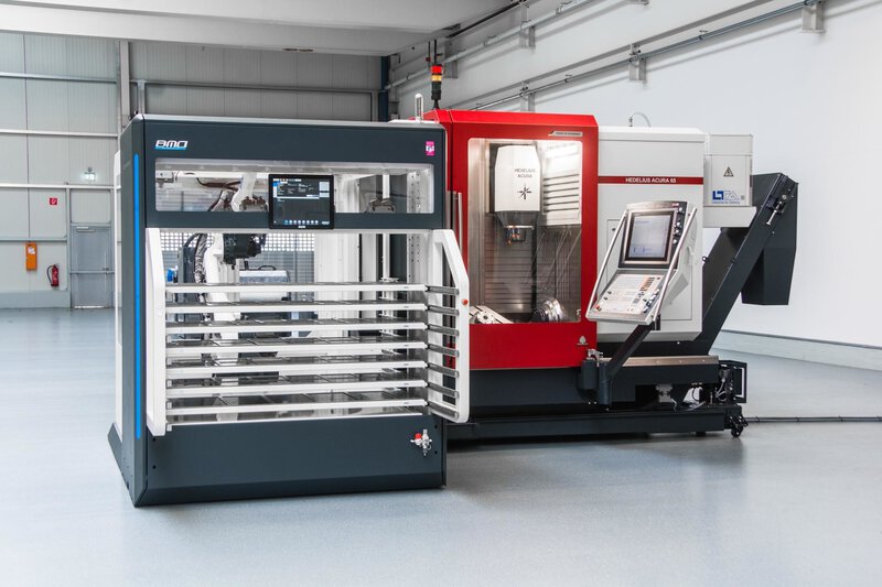 Soluzione di automazione BMO Platinum sul centro di lavorazione a 5 assi ACURA 65 EL per l’automazione dei pezzi.