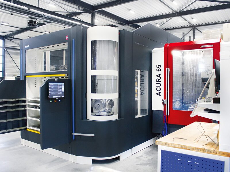 HEDELIUS 5-Achs-Bearbeitungszentrum ACURA-65-EL + Automation BMO